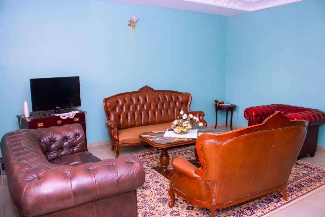 Appartement Meuble 2 Chambres Montee Jouvence Yaoundé Eksteriør bilde