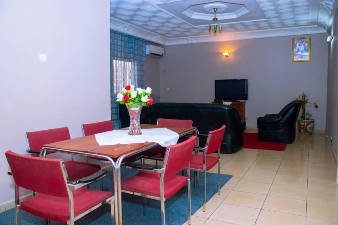 Appartement Meuble 2 Chambres Montee Jouvence Yaoundé Eksteriør bilde